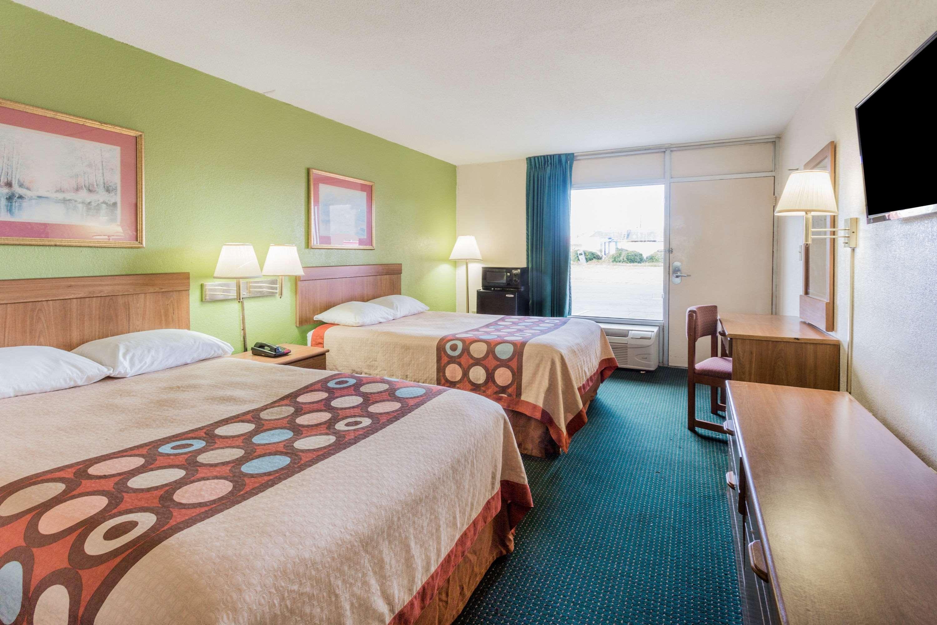 Super 8 By Wyndham Tifton Ξενοδοχείο Εξωτερικό φωτογραφία