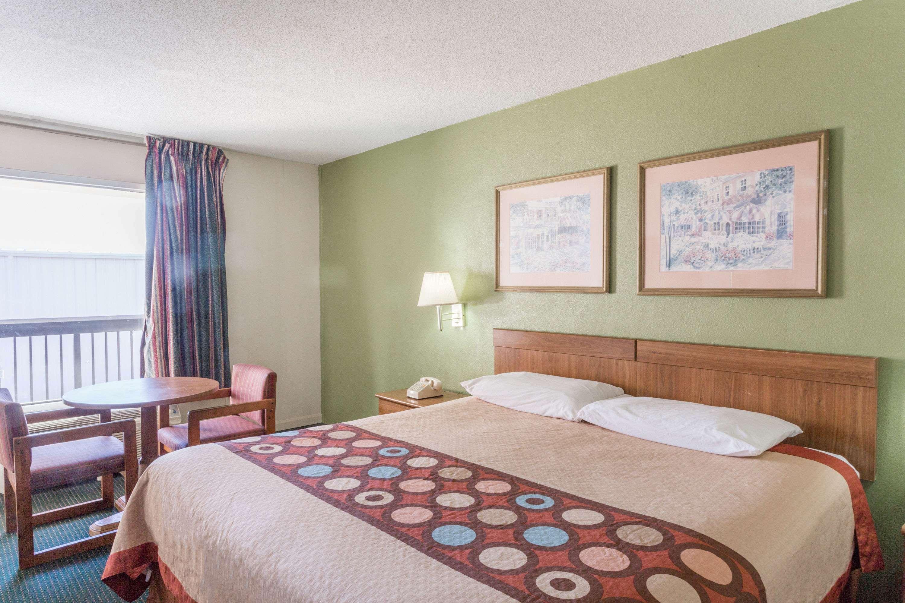 Super 8 By Wyndham Tifton Ξενοδοχείο Εξωτερικό φωτογραφία