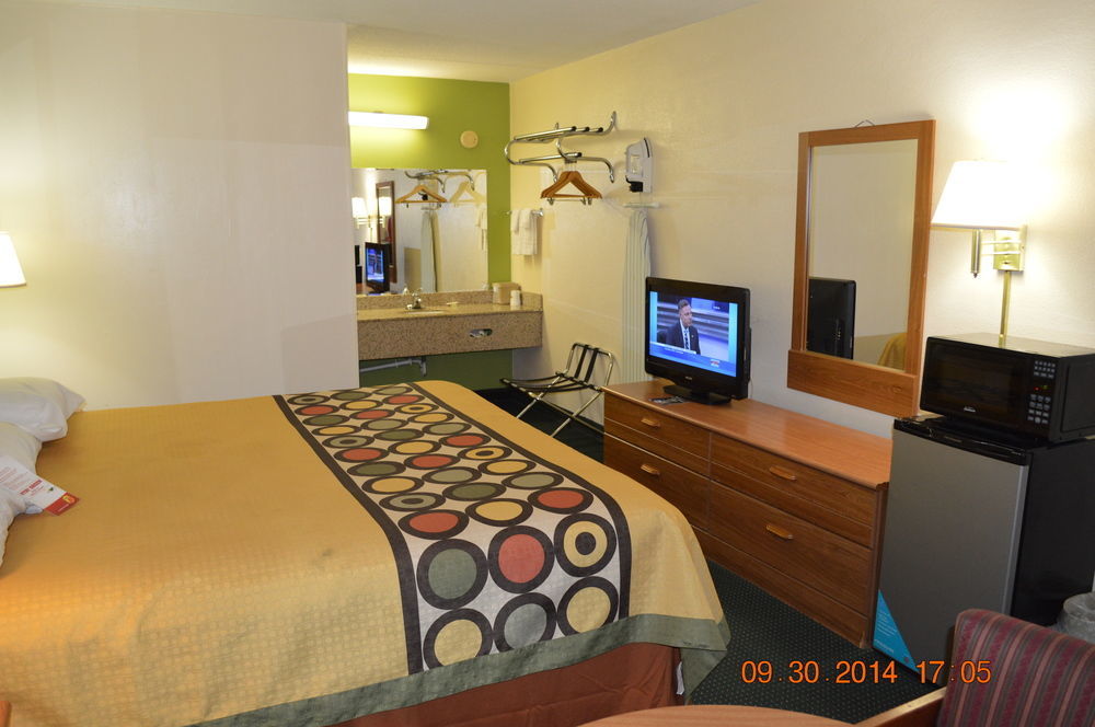 Super 8 By Wyndham Tifton Ξενοδοχείο Εξωτερικό φωτογραφία