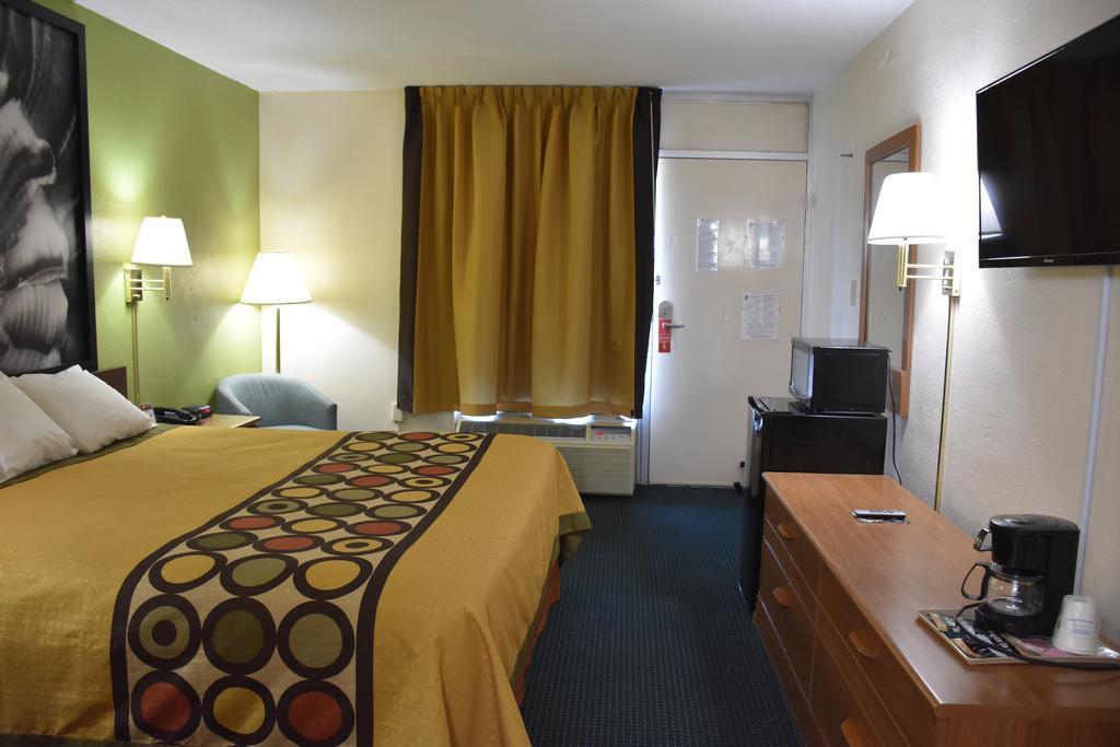 Super 8 By Wyndham Tifton Ξενοδοχείο Εξωτερικό φωτογραφία