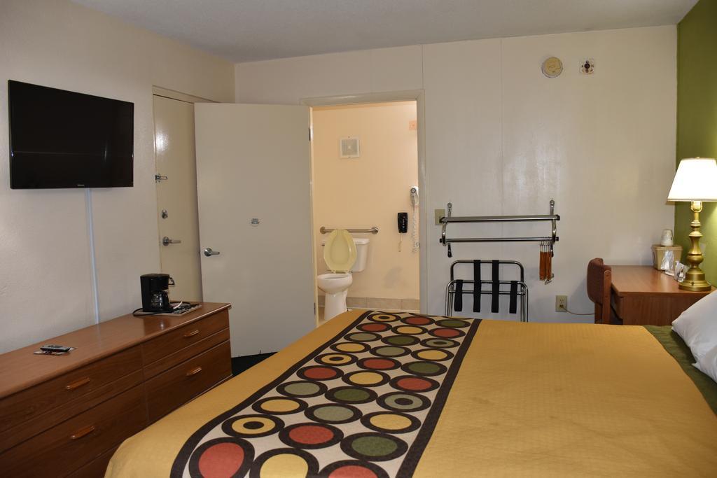 Super 8 By Wyndham Tifton Ξενοδοχείο Εξωτερικό φωτογραφία