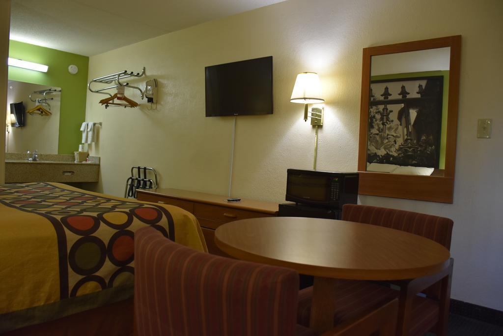 Super 8 By Wyndham Tifton Ξενοδοχείο Εξωτερικό φωτογραφία