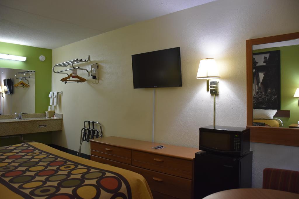 Super 8 By Wyndham Tifton Ξενοδοχείο Εξωτερικό φωτογραφία