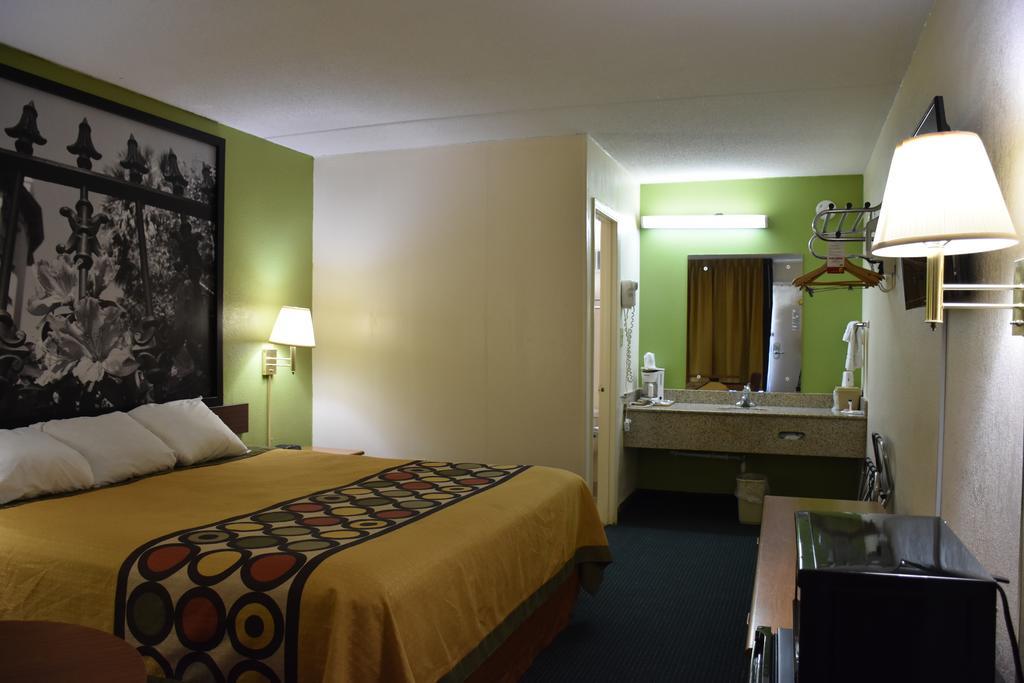 Super 8 By Wyndham Tifton Ξενοδοχείο Εξωτερικό φωτογραφία