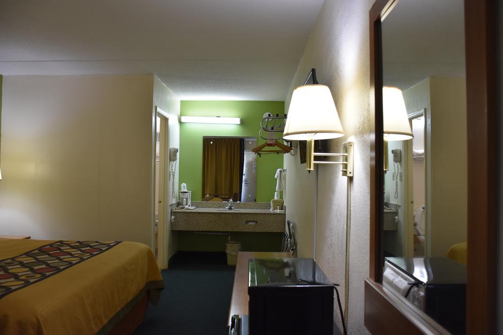 Super 8 By Wyndham Tifton Ξενοδοχείο Εξωτερικό φωτογραφία