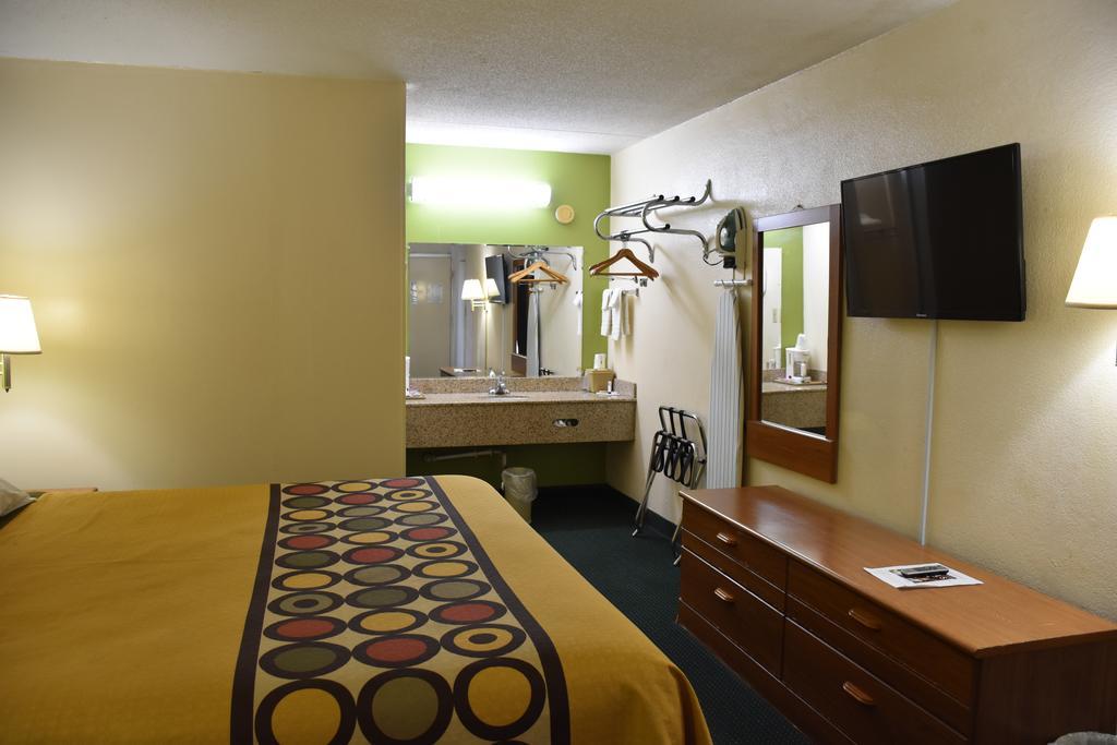 Super 8 By Wyndham Tifton Ξενοδοχείο Εξωτερικό φωτογραφία