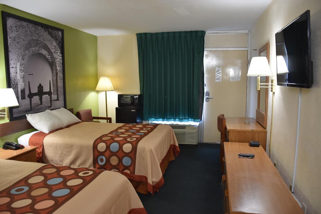 Super 8 By Wyndham Tifton Ξενοδοχείο Εξωτερικό φωτογραφία