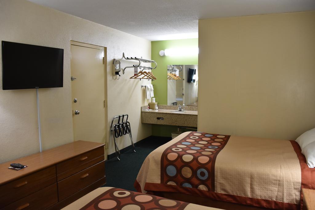 Super 8 By Wyndham Tifton Ξενοδοχείο Εξωτερικό φωτογραφία