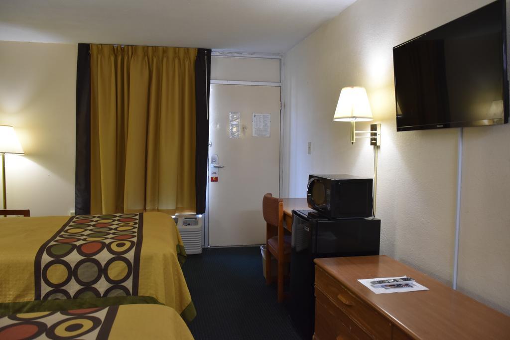 Super 8 By Wyndham Tifton Ξενοδοχείο Εξωτερικό φωτογραφία